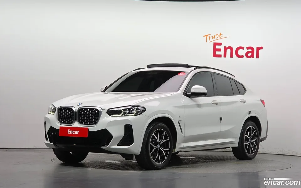 BMW X4 xDrive20i M 2022 — photo 1, buy with delivery to Moscow
