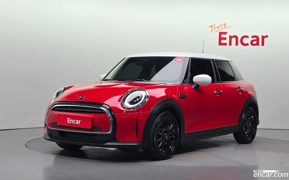 MINI Cooper 5 2023 — photo 1, buy with delivery to Moscow
