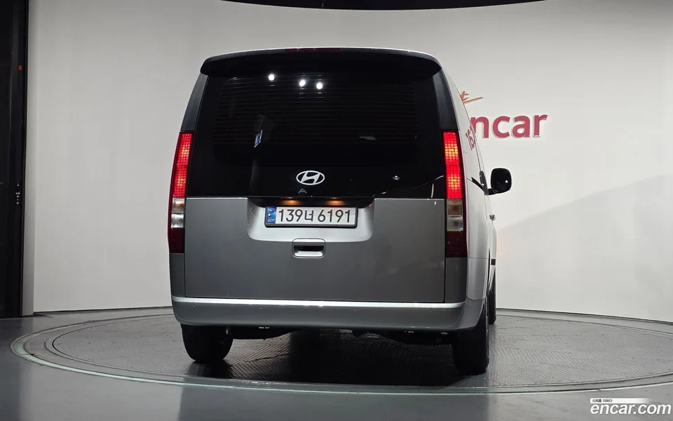 Hyundai Staria 9 2024 — thumbnail 4
