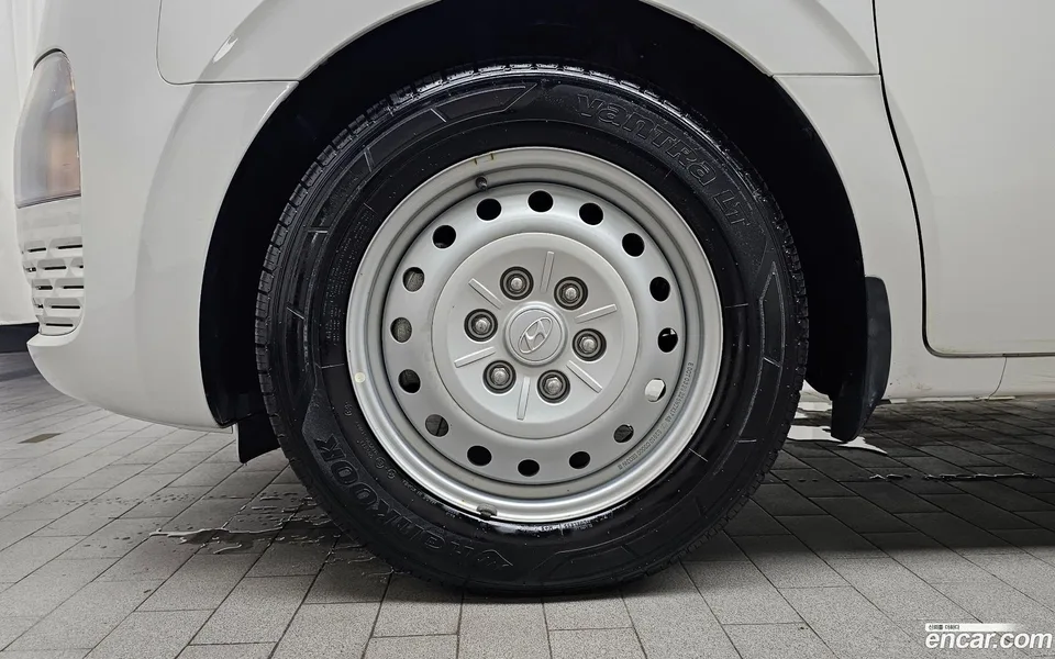 Hyundai Staria 5 2022 — thumbnail 2