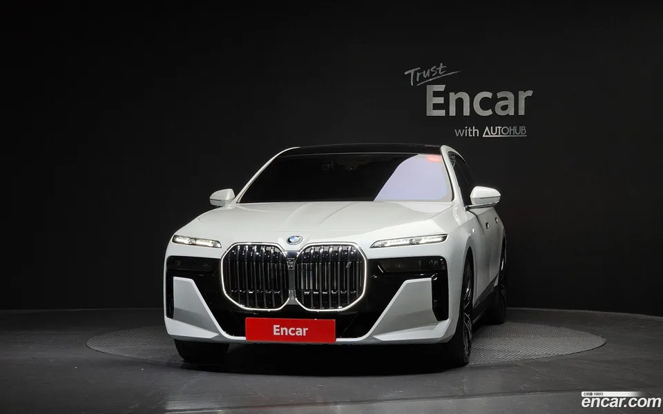 BMW i7 xDrive 60 M 2025 — thumbnail 3
