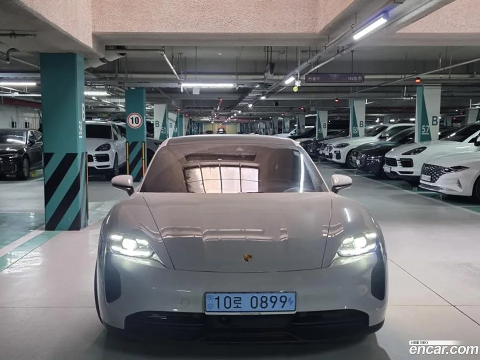 Porsche Taycan GTS 2023 — photo 1, buy with delivery to Moscow