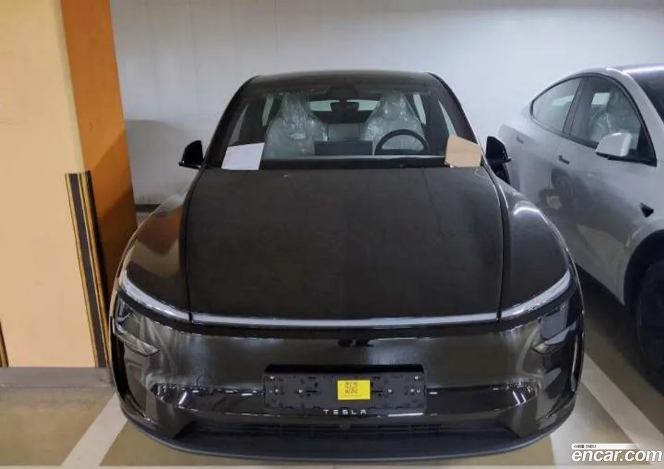 Tesla Model Y RWD 2026 — photo 1, buy with delivery to Moscow