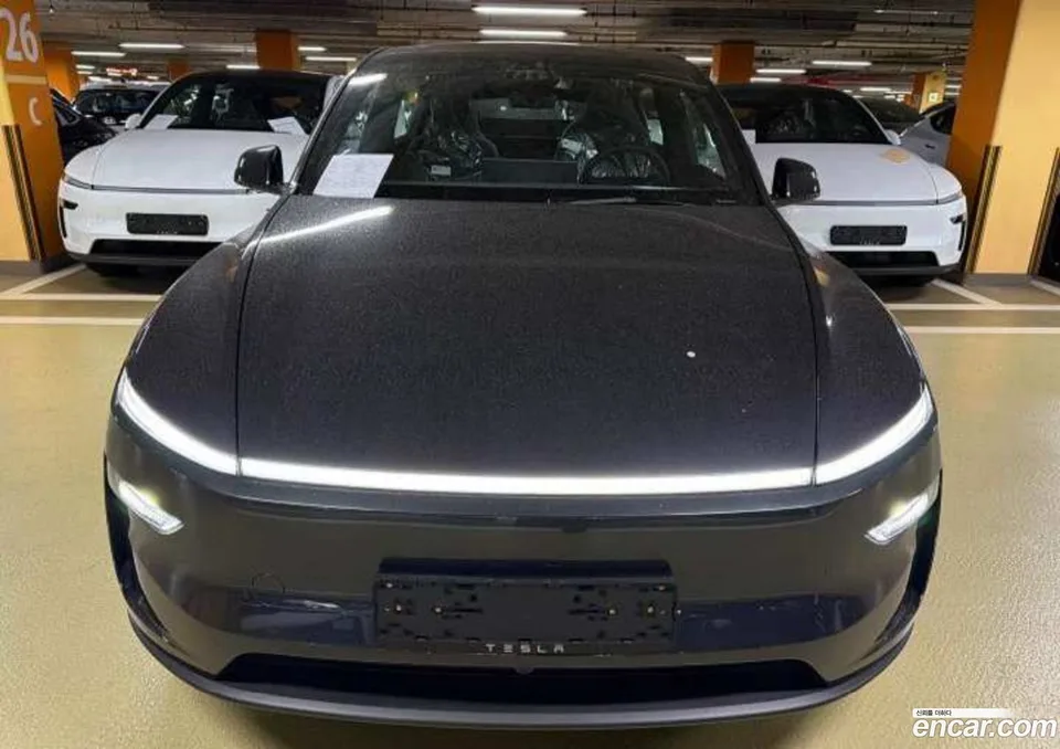 Tesla Model Y RWD 2026 — photo 1, buy with delivery to Moscow