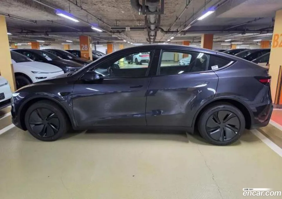 Tesla Model Y RWD 2026 — thumbnail 5