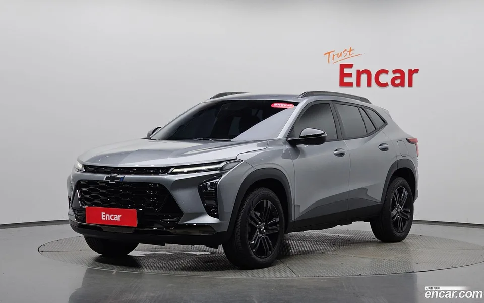 Chevrolet Trax Crossover 1.2 ACTIV 2023 — photo 1, buy with delivery to Moscow