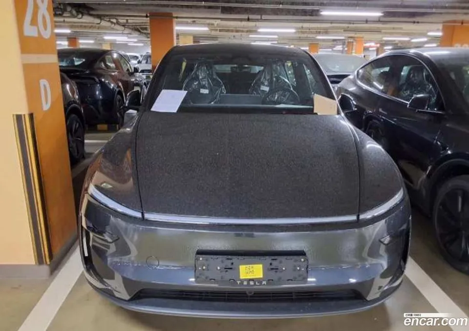 Tesla Model Y RWD 2026 — photo 1, buy with delivery to Moscow
