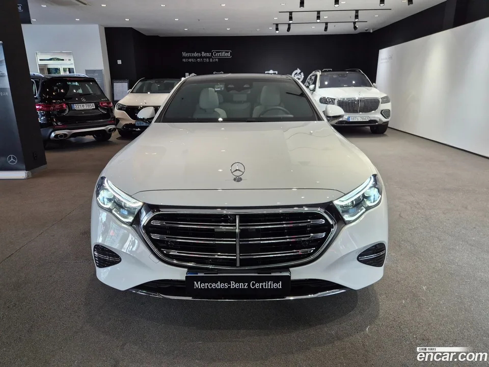 Mercedes-Benz E-Class E450 4MATIC 2026 — thumbnail 3