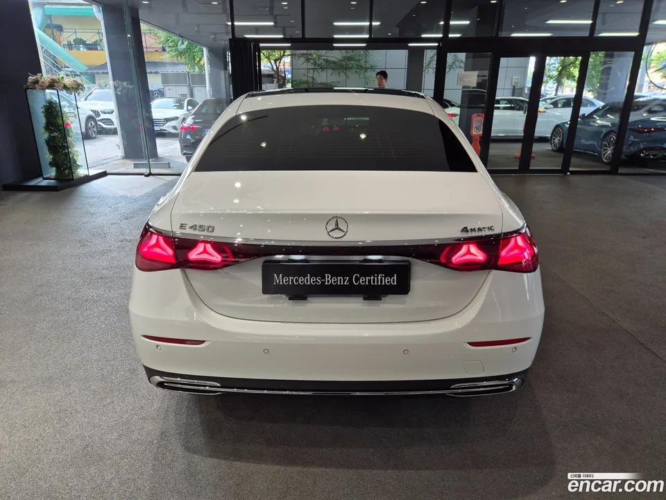 Mercedes-Benz E-Class E450 4MATIC 2026 — thumbnail 4