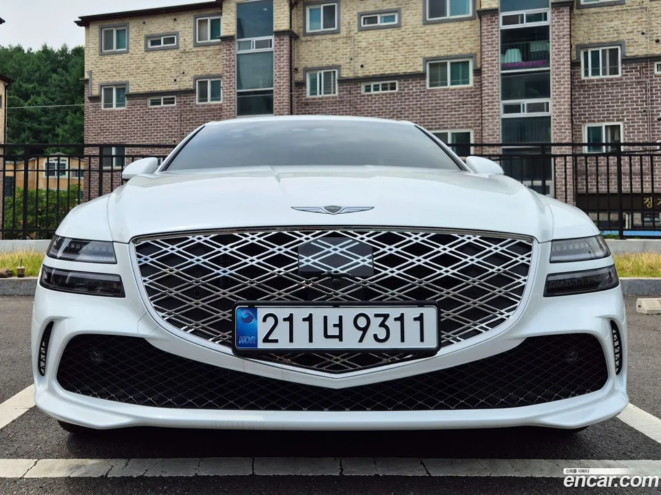 Genesis G80 2.5 AWD 2026 — photo 1, buy with delivery to Moscow