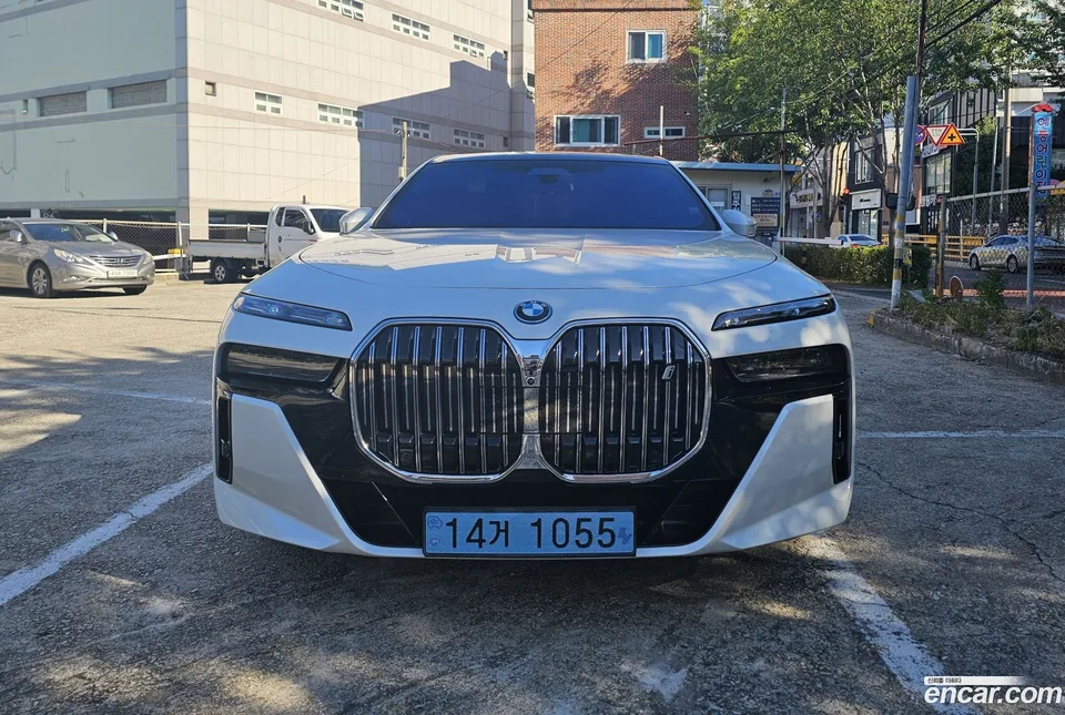 BMW i7 eDrive 50 M 2024 — photo 1, buy with delivery to Moscow