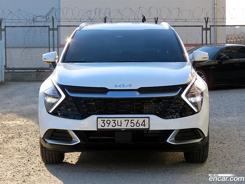 Kia Sportage 1.6 2WD 2022 — photo 1, buy with delivery to Moscow