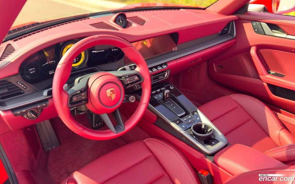 Porsche 911 (992) 2023 — thumbnail 2