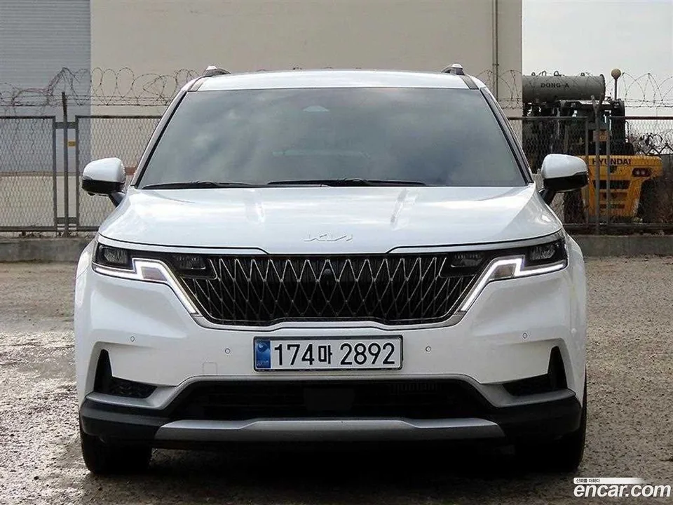 Kia Carnival 9 2023 — photo 1, buy with delivery to Moscow