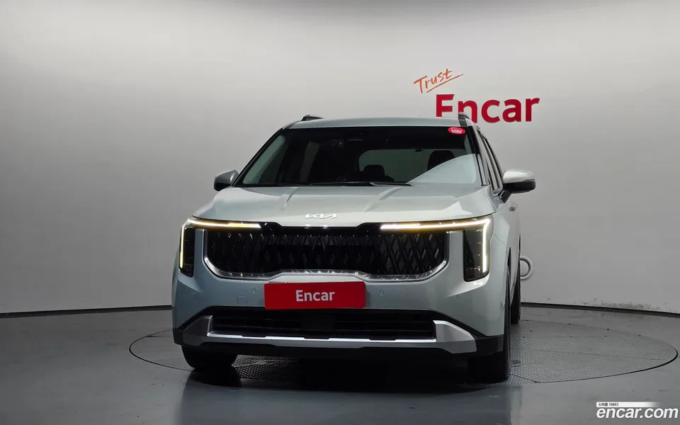 Kia Carnival 9 2023 — thumbnail 3