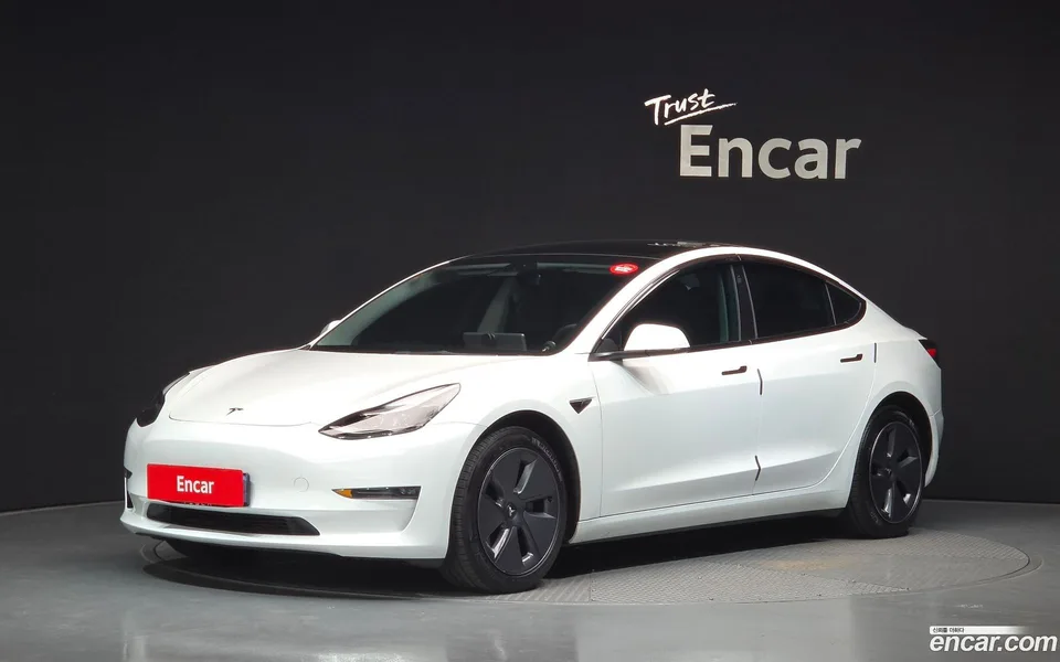 Tesla Model 3 AWD 2022 — photo 1, buy with delivery to Moscow