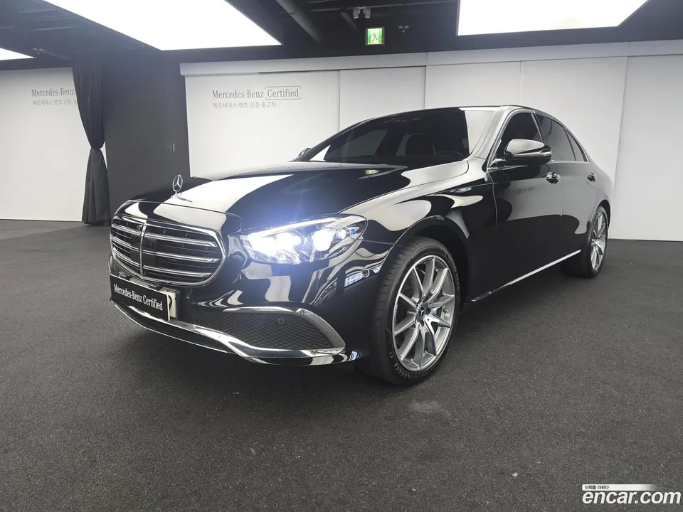 Mercedes-Benz E-Class E300e 4MATIC 2022 — photo 1, buy with delivery to Moscow