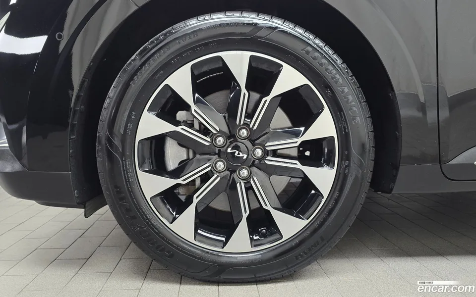 Kia Carnival 9 2022 — thumbnail 2