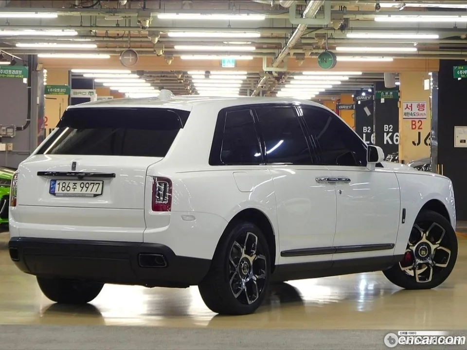 Rolls-Royce Cullinan 6.7 V12 2023 — thumbnail 3