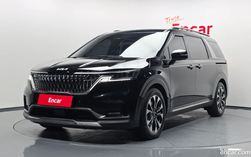 Kia Carnival 9 2023 — photo 1, buy with delivery to Moscow