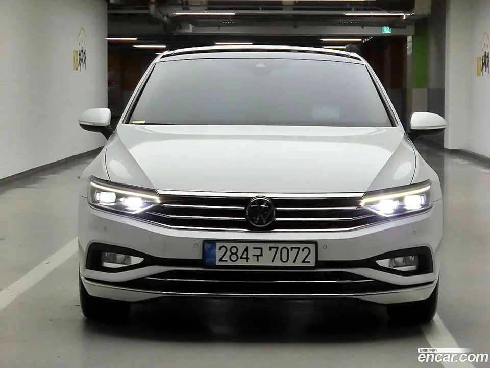 Volkswagen Passat GT 2.0 TDI 2022 — photo 1, buy with delivery to Moscow