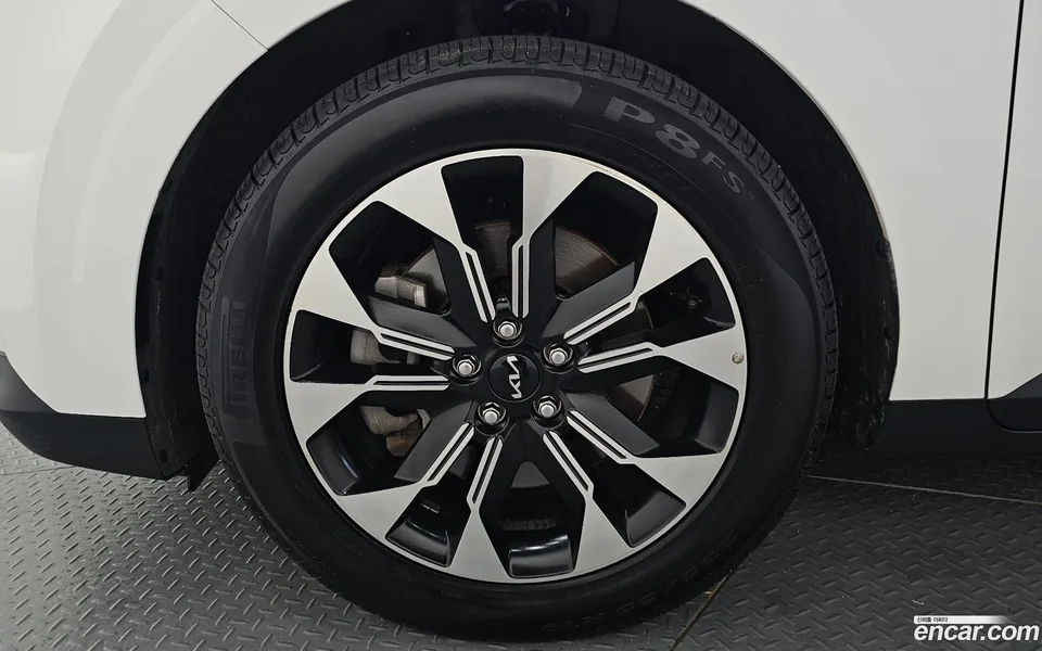 Kia Carnival 9 2022 — thumbnail 2