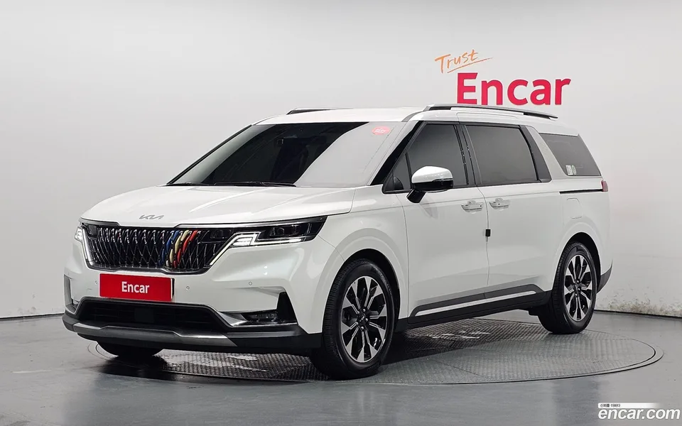 Kia Carnival 9 2022 — photo 1, buy with delivery to Moscow