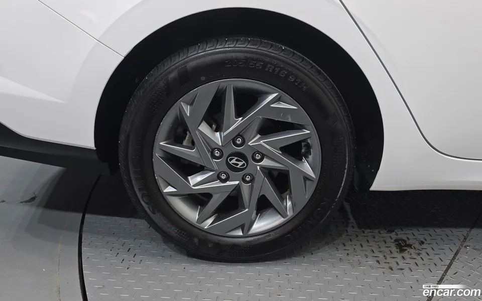 Hyundai Avante CN7 1.6 2023 — thumbnail 2