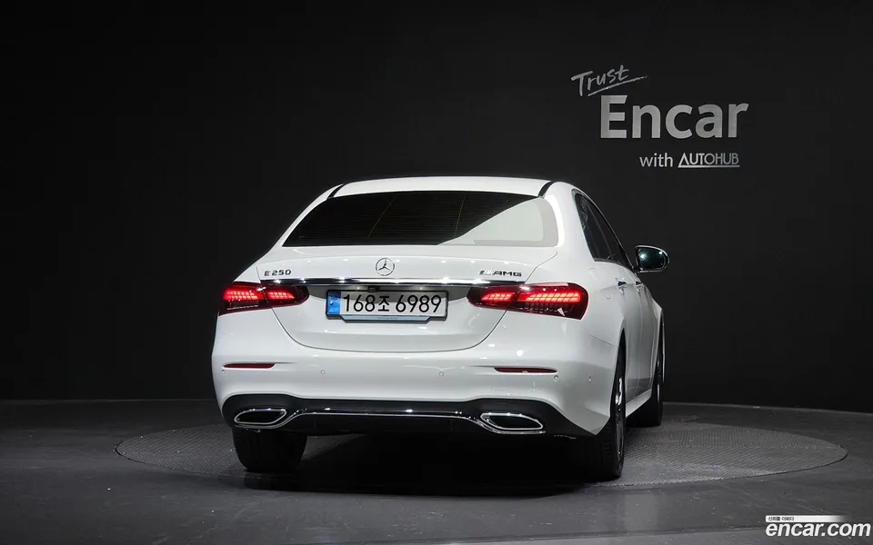 Mercedes-Benz E-Class E250 AMG Line 2023 — thumbnail 4
