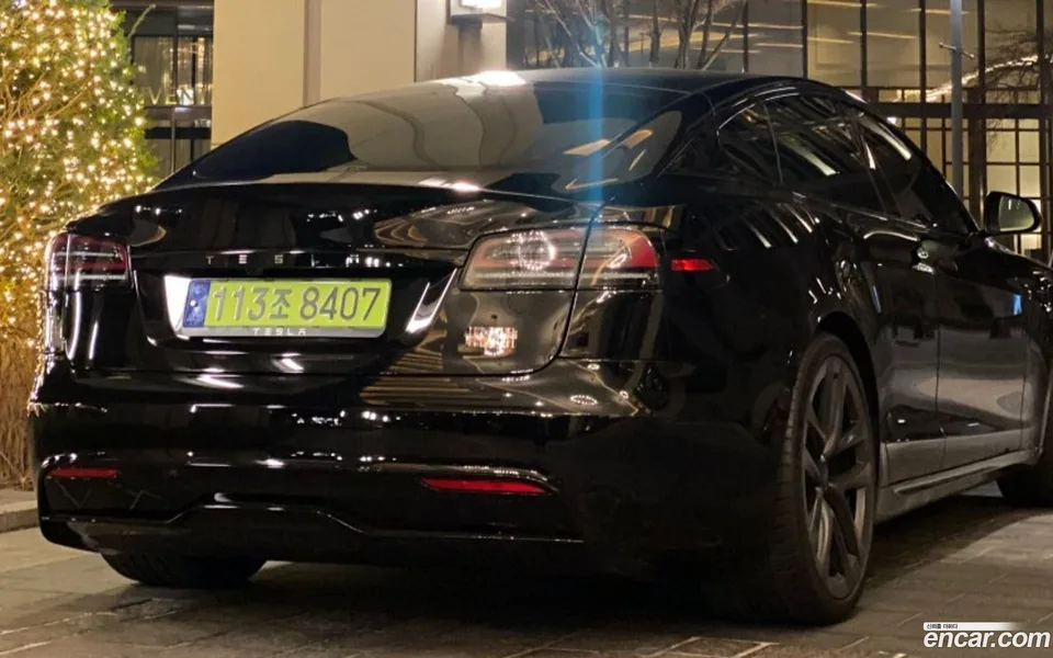 Tesla Model S 2024 — thumbnail 2