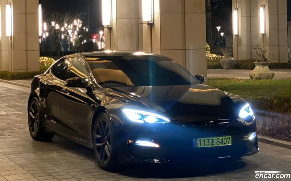 Tesla Model S 2024 — photo 1, buy with delivery to Moscow