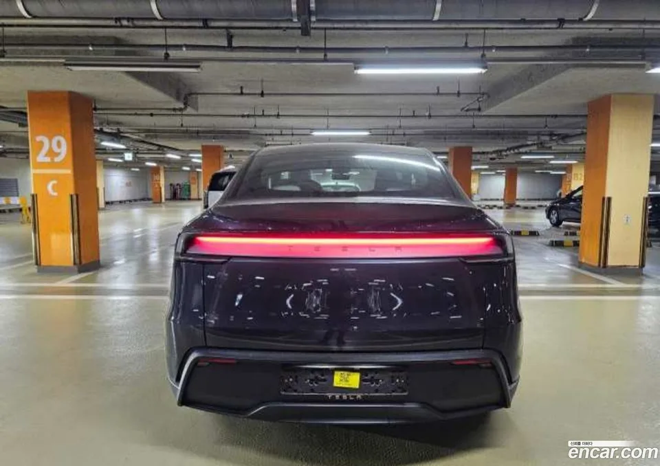 Tesla Model Y RWD 2026 — thumbnail 3