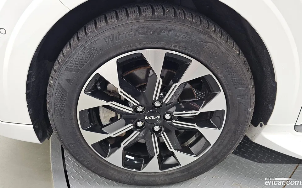 Kia Carnival 7 2022 — thumbnail 5