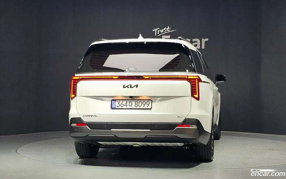 Kia Carnival 9 X Line 2025 — thumbnail 4