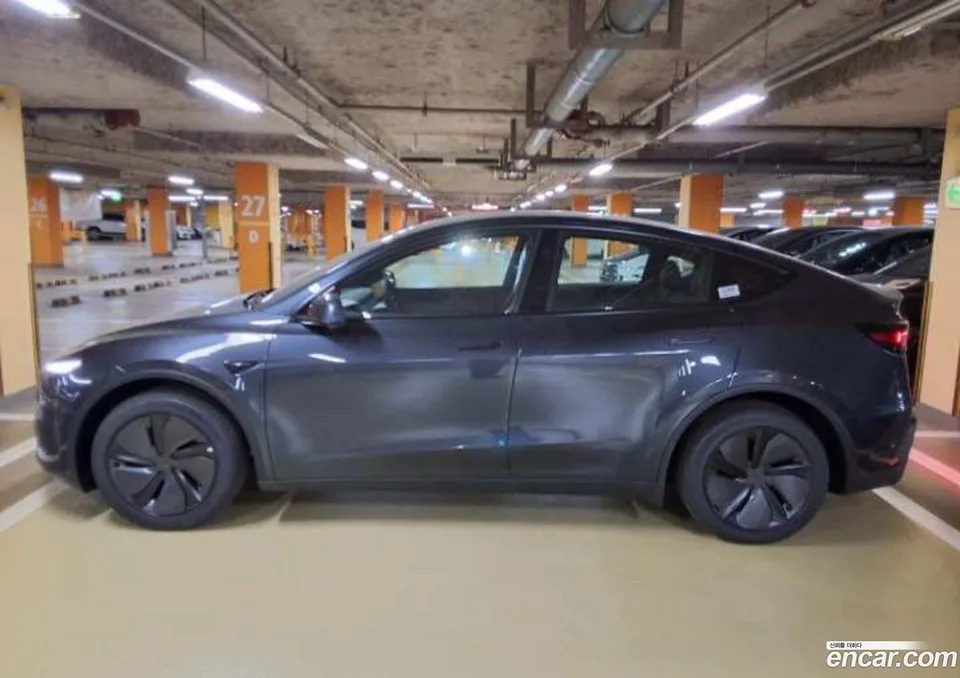 Tesla Model Y RWD 2026 — thumbnail 5