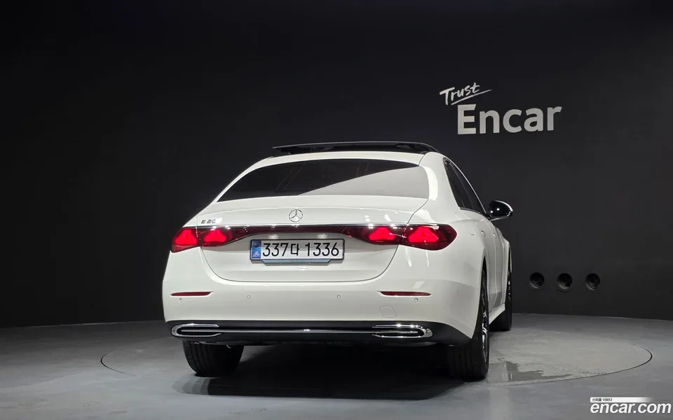 Mercedes-Benz E-Class E200 2026 — thumbnail 4