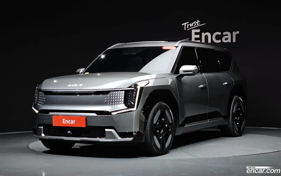 Kia EV9 4WD 2023 — photo 1, buy with delivery to Moscow