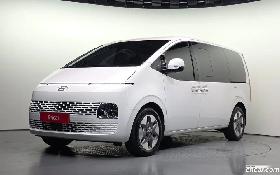Hyundai Staria HEV 1.6 9 2025 — photo 1, buy with delivery to Moscow