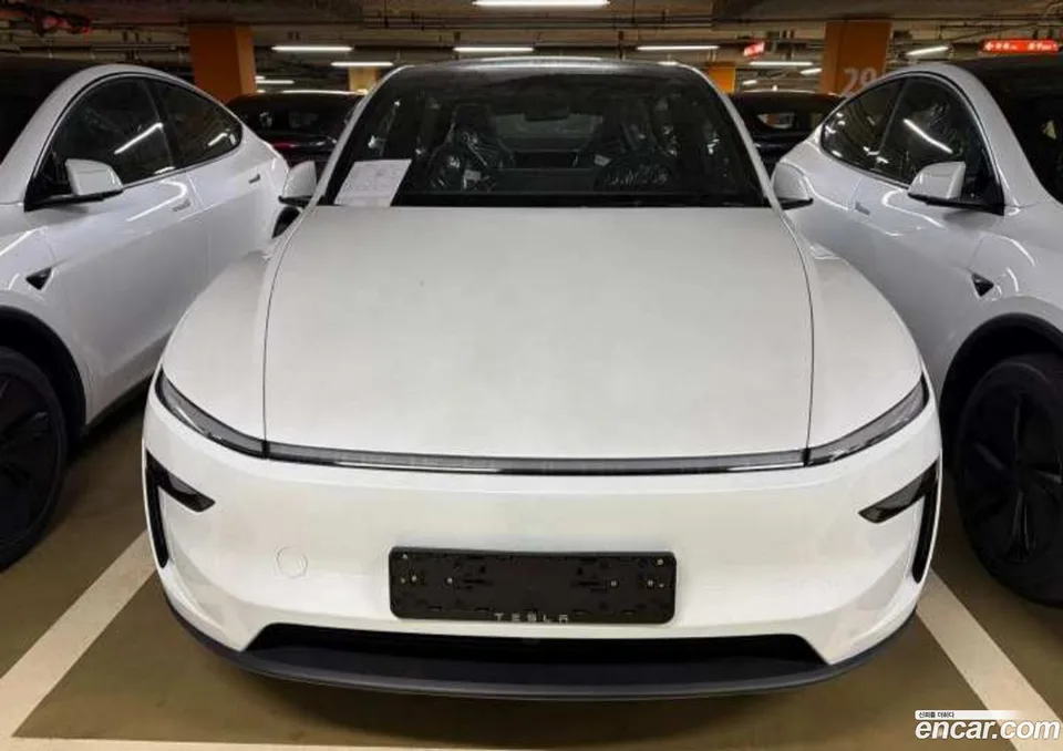 Tesla Model Y RWD 2026 — photo 1, buy with delivery to Moscow