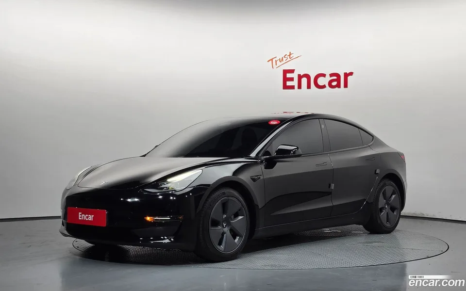 Tesla Model 3 AWD 2022 — photo 1, buy with delivery to Moscow