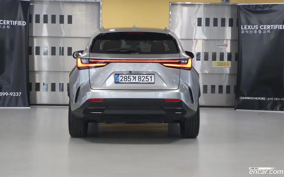 Lexus NX 350h 2025 — thumbnail 4