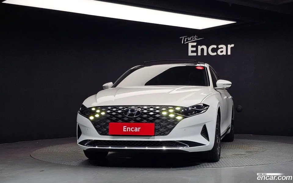 Hyundai Grandeur IG Hybrid 2022 — thumbnail 3