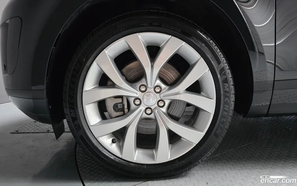 Land Rover Range Rover Evoque P250 SE 2022 — thumbnail 5