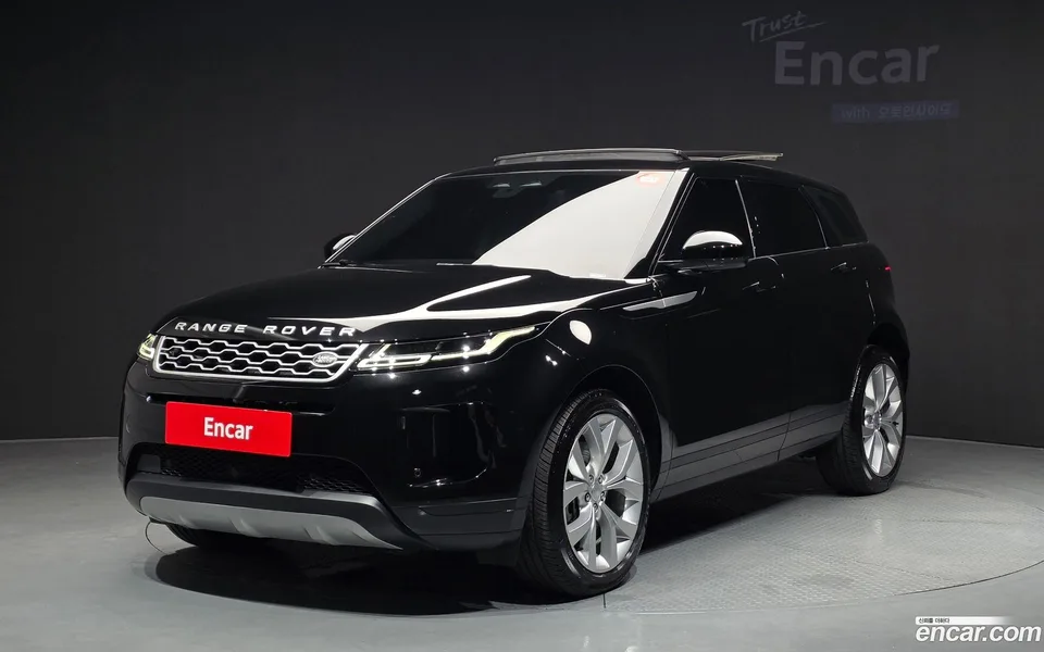 Land Rover Range Rover Evoque P250 SE 2022 — photo 1, buy with delivery to Moscow