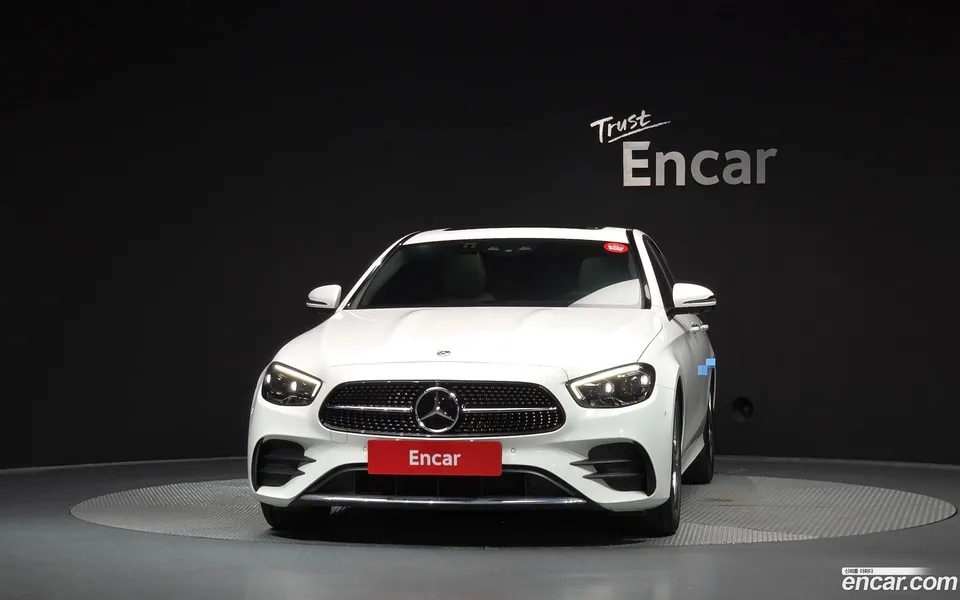Mercedes-Benz E-Class E250 AMG Line 2023 — thumbnail 3