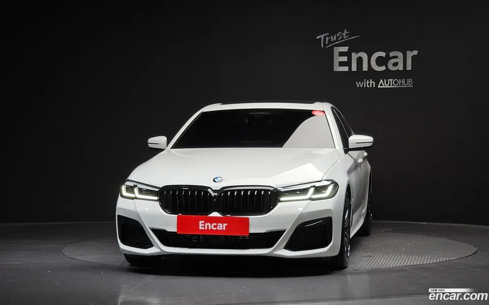 BMW 5 Series 520i M 2023 — thumbnail 3