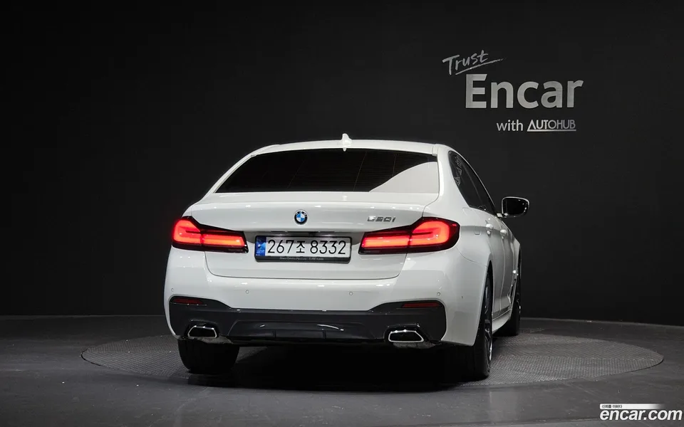 BMW 5 Series 520i M 2023 — thumbnail 4