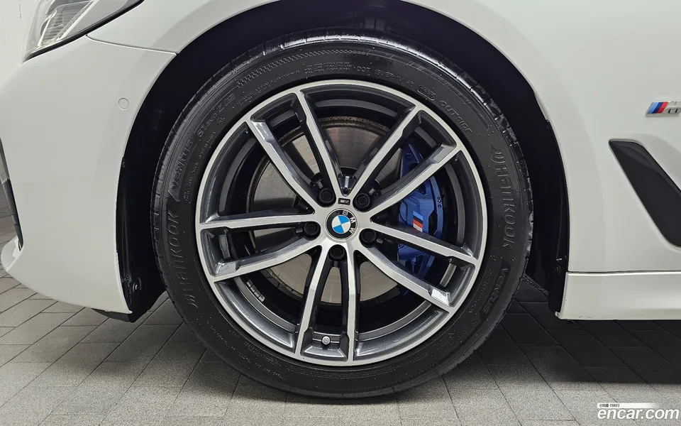BMW 5 Series 520i M 2023 — thumbnail 5