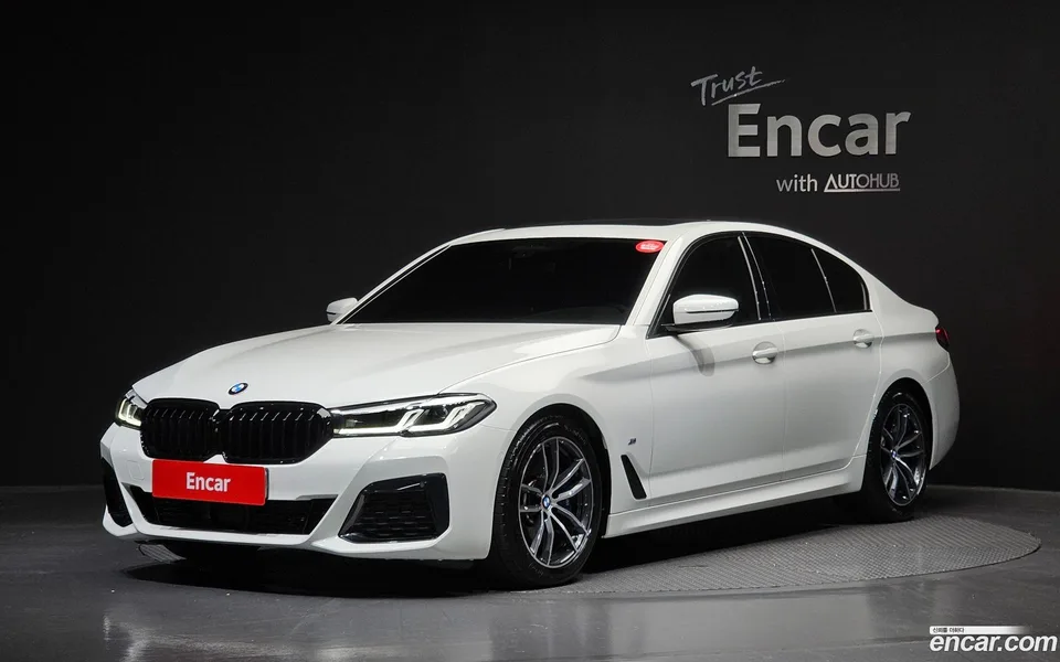 BMW 5 Series 520i M 2023 — photo 1, buy with delivery to Moscow