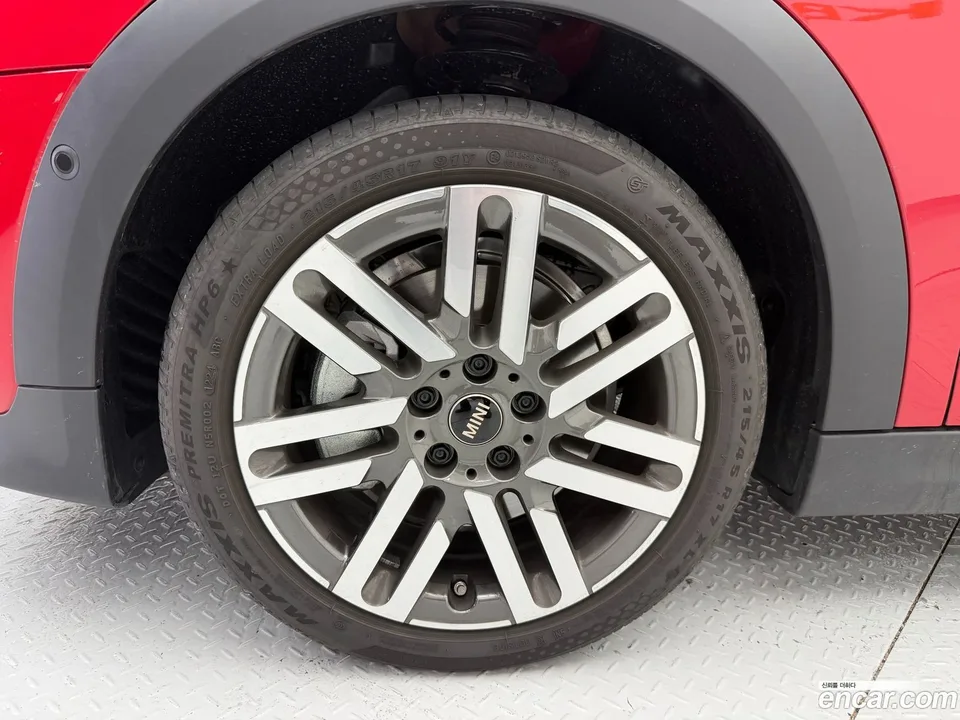 MINI Cooper C 2025 — thumbnail 2